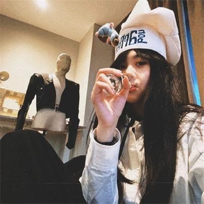 白衣校花与大长腿2
